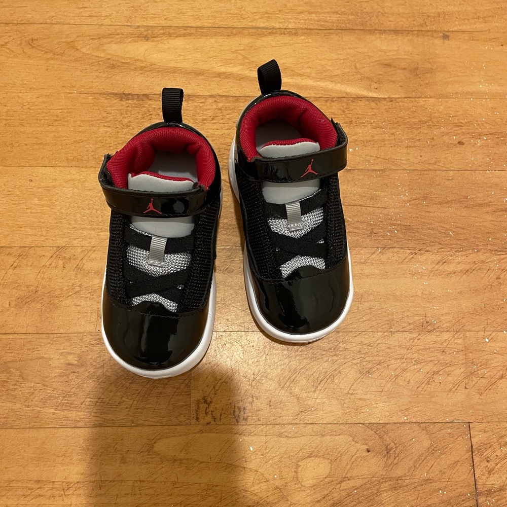 Jordan Kids Black and Red Sneakers with Gray Details